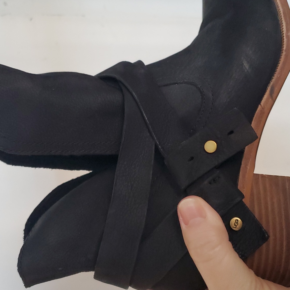 UGG Elora Black Ankle Boots Size 9 - Picture 11 of 13